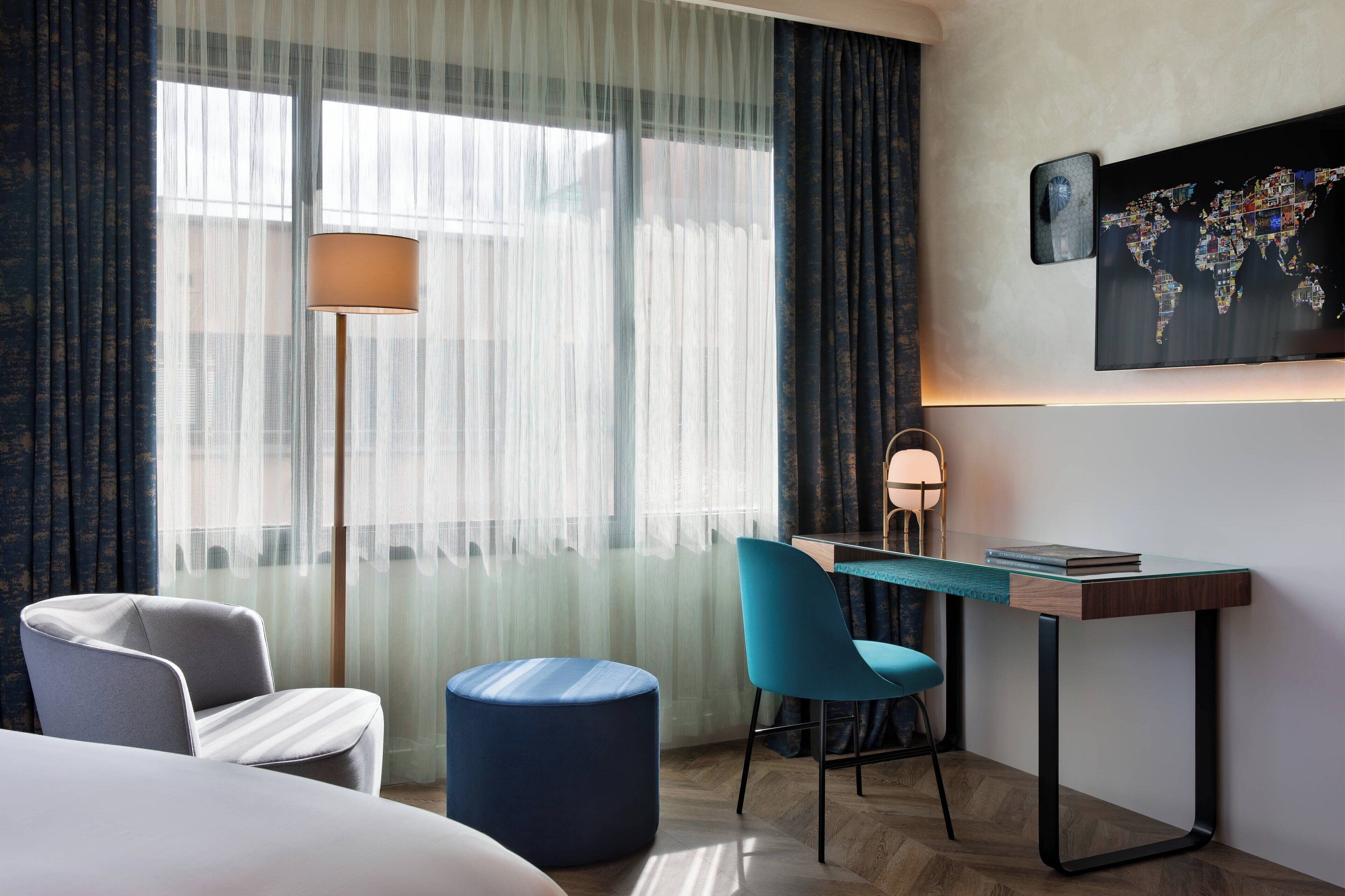 room, 1 king bed, corner (prestige) | 1 bedroom, hypo-allergenic bedding, pillow-top beds, free minibar