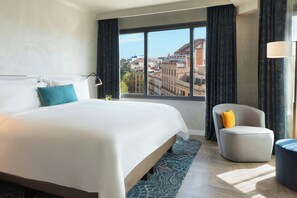 Room, 1 King Bed, Corner (Prestige) | City view