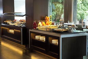 Daily buffet breakfast (EUR 24 per person)