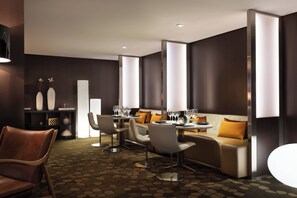2 bars/lounges, rooftop bar - Renaissance Barcelona Hotel (Barcelona)