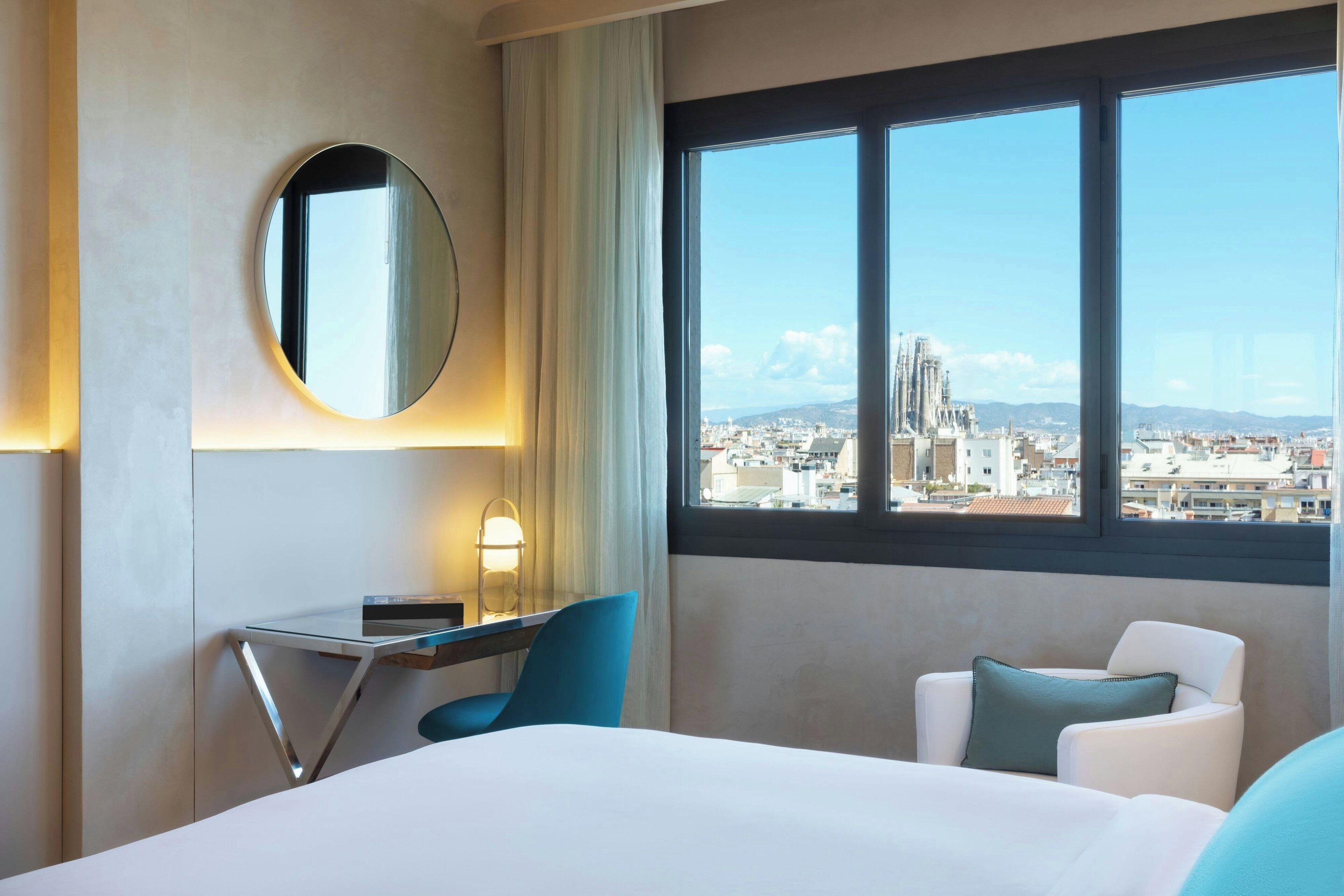 superior room, 1 king bed | city view