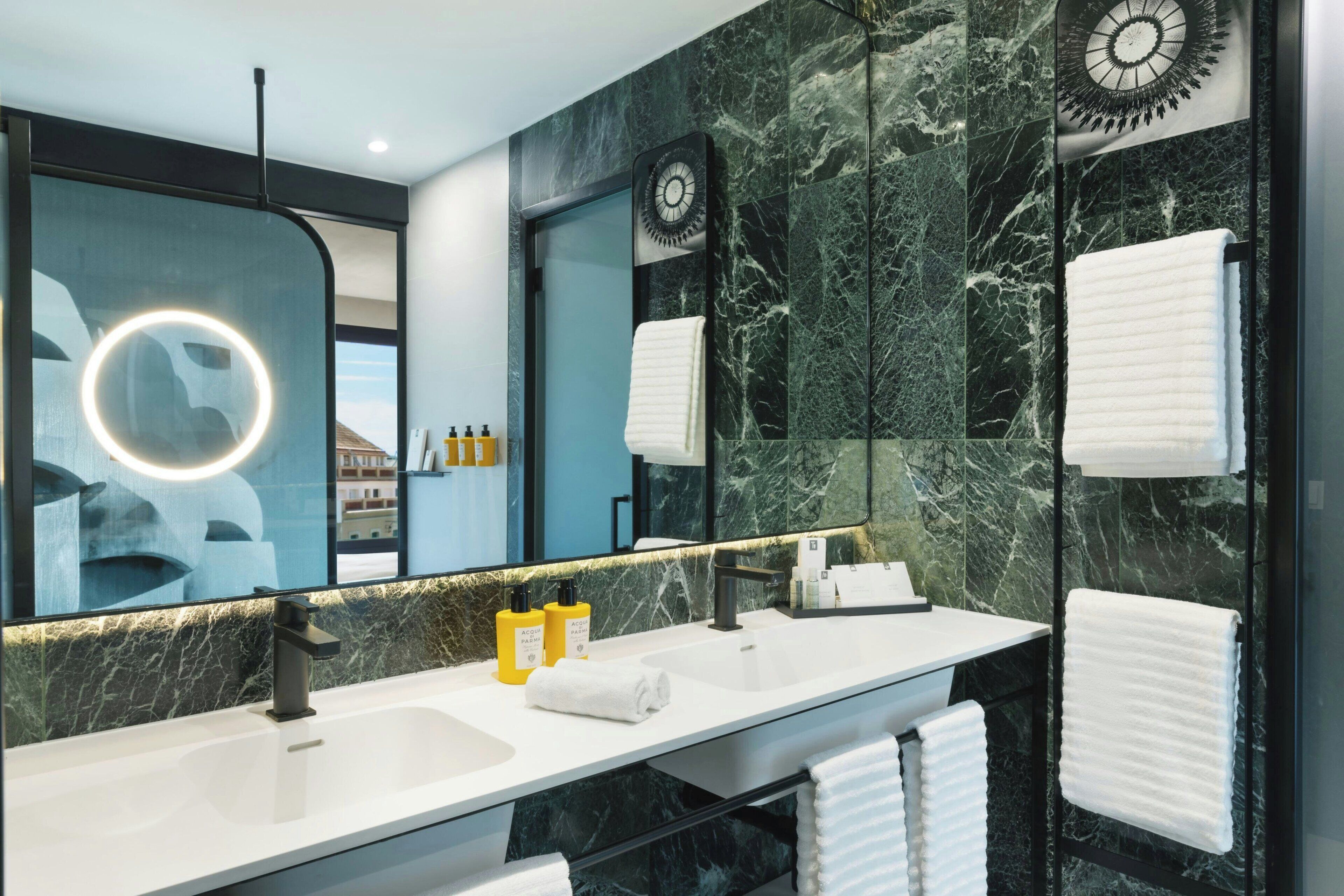 combined shower/bathtub, free toiletries, hair dryer, slippers