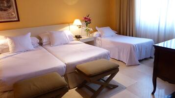 1 bedroom, premium bedding, minibar, in-room safe