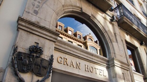 Exterior detail - Gran Hotel España (Oviedo)