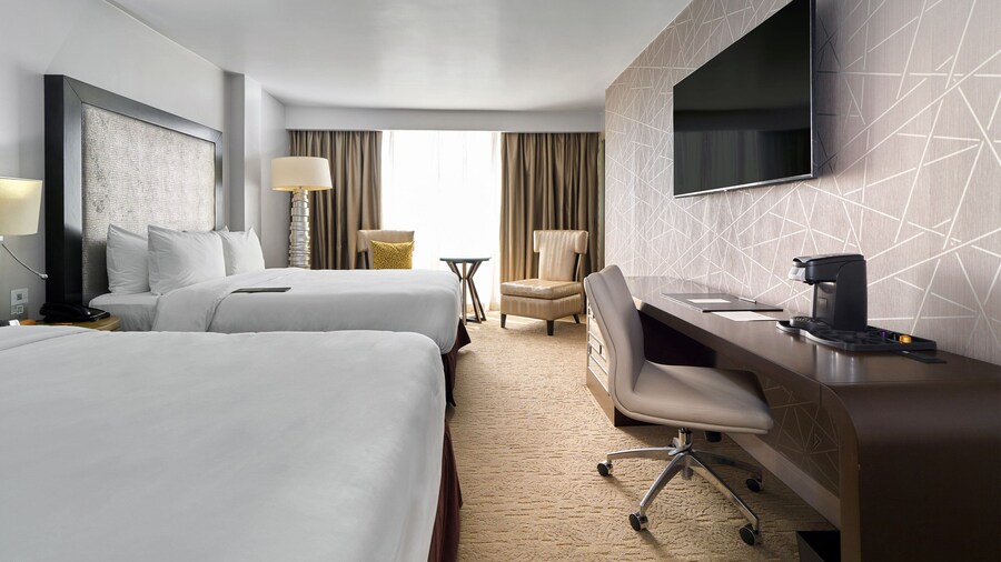 Renaissance Panama City Hotel