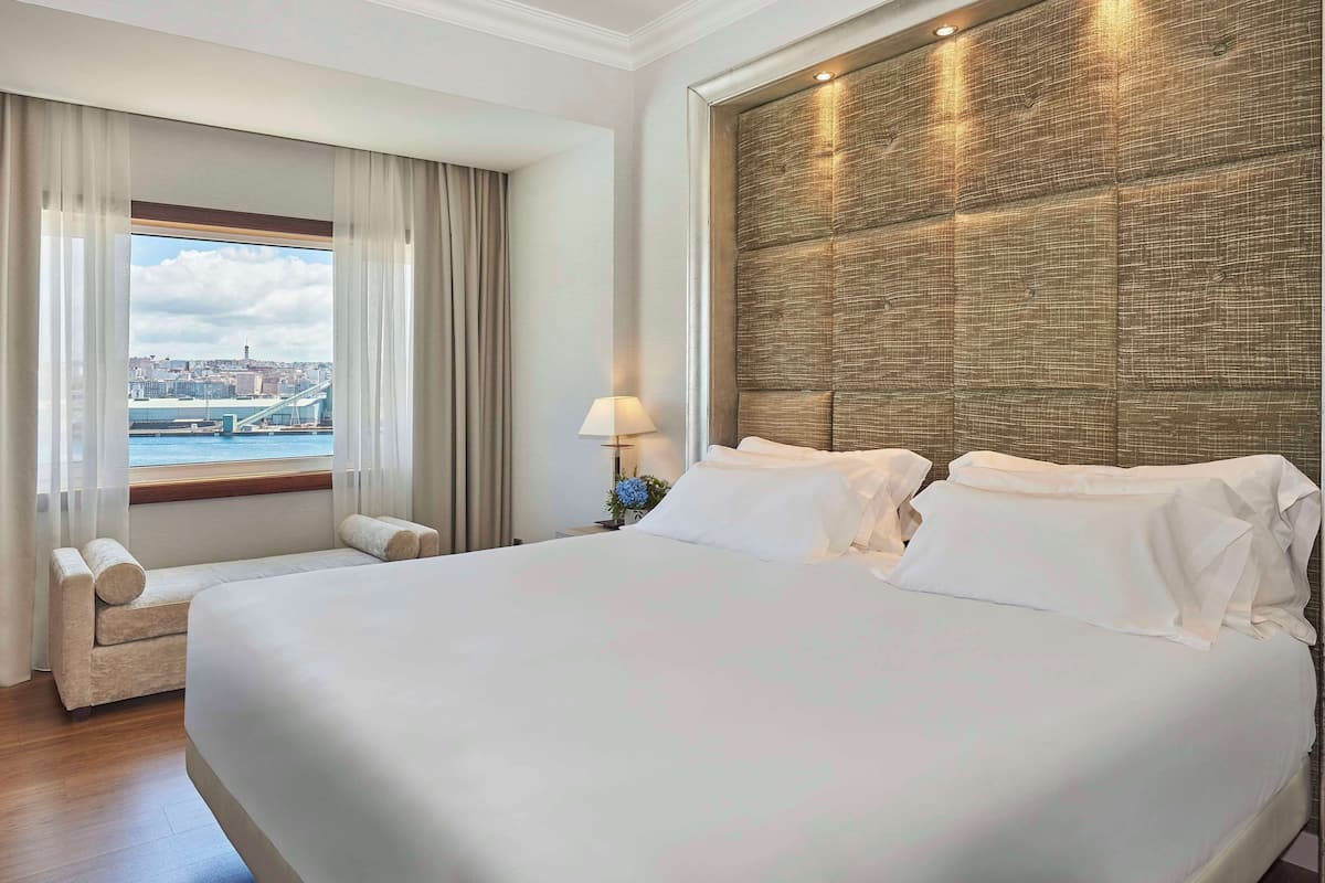 minibar, in-room safe, desk, blackout curtains