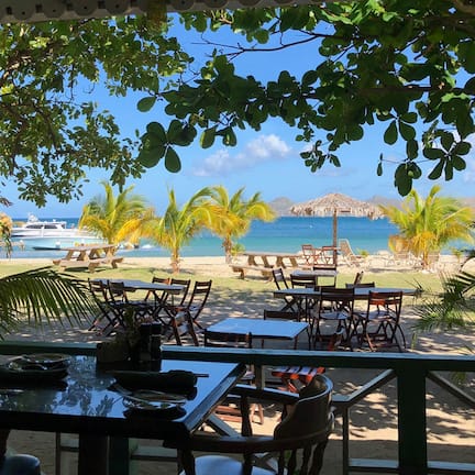 Breakfast, lunch and dinner served