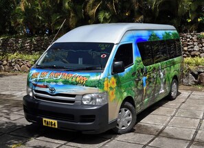 Airport shuttle - Oualie Beach Resort (Newcastle)