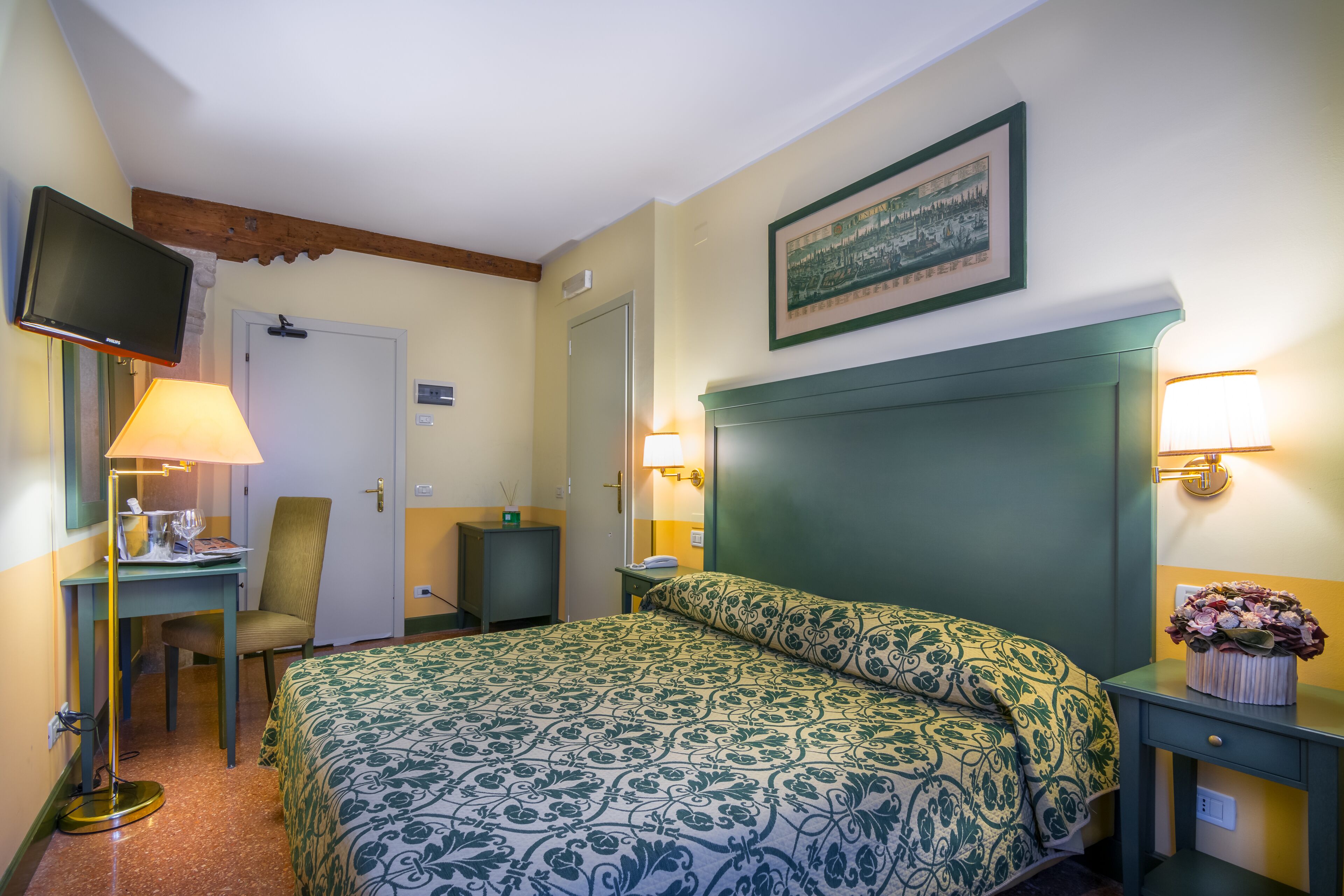 flexible room (room change during stay) | 1 bedroom, hypo-allergenic bedding, down duvets, minibar