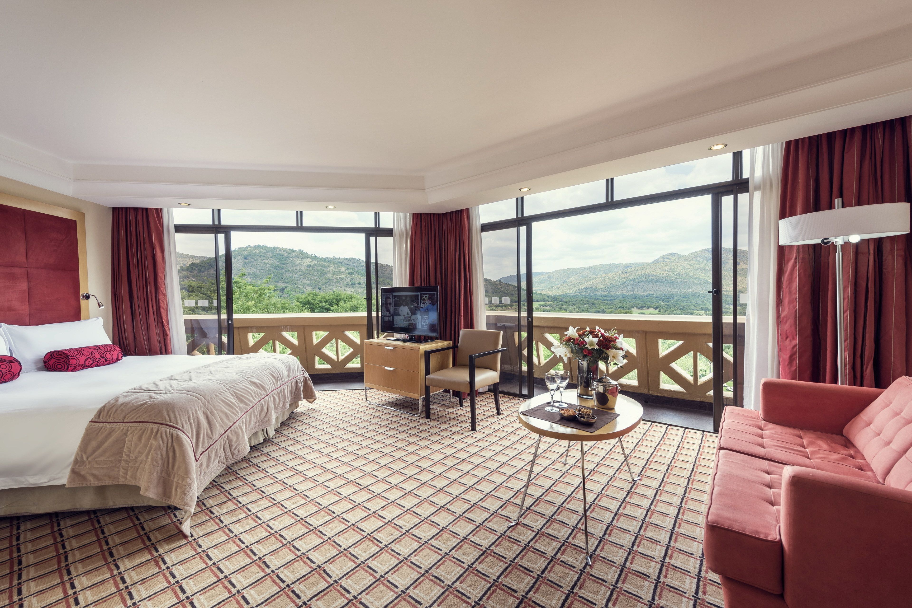 Superior Luxury Suite | Minibar, in-room safe, desk, blackout drapes