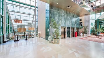 Lobby lounge