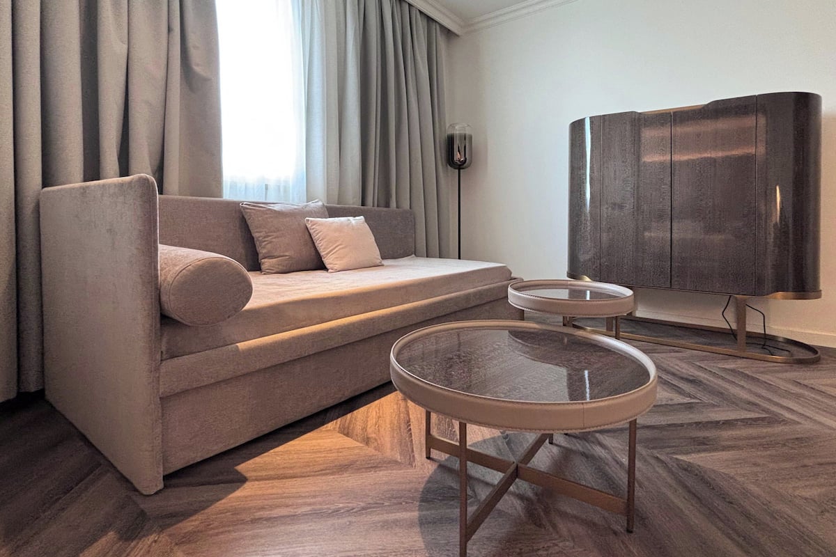 junior suite, 1 king bed | 1 bedroom, down duvets, minibar, in-room safe