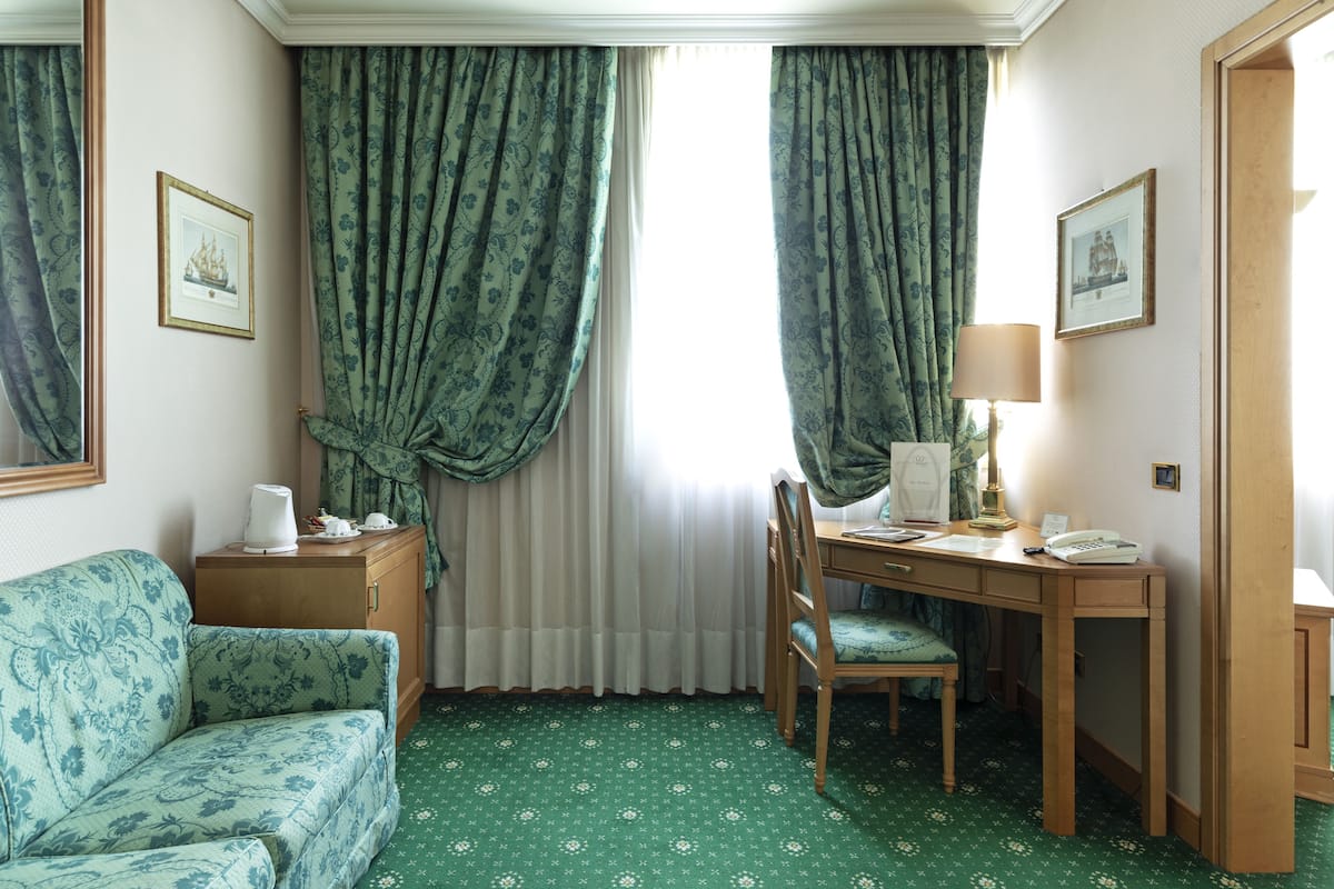 1 bedroom, down duvets, minibar, in-room safe