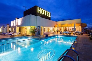 Außenpool, Liegestühle