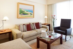 Suite – junior | Oppholdsrom | En 32-tommers TV med kabel-kanaler