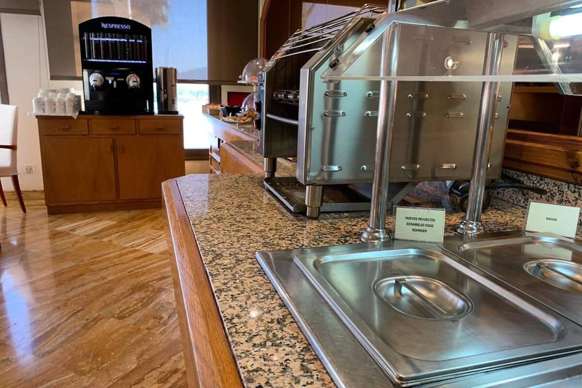 daily buffet breakfast (eur 15.00 per person)