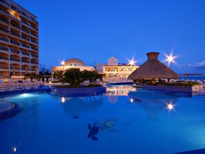 Poolside bar - El Cozumeleño Beach Resort - All Inclusive (Cozumel)