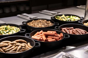 Dagelijks ontbijtbuffet (EUR 16 per persoon)