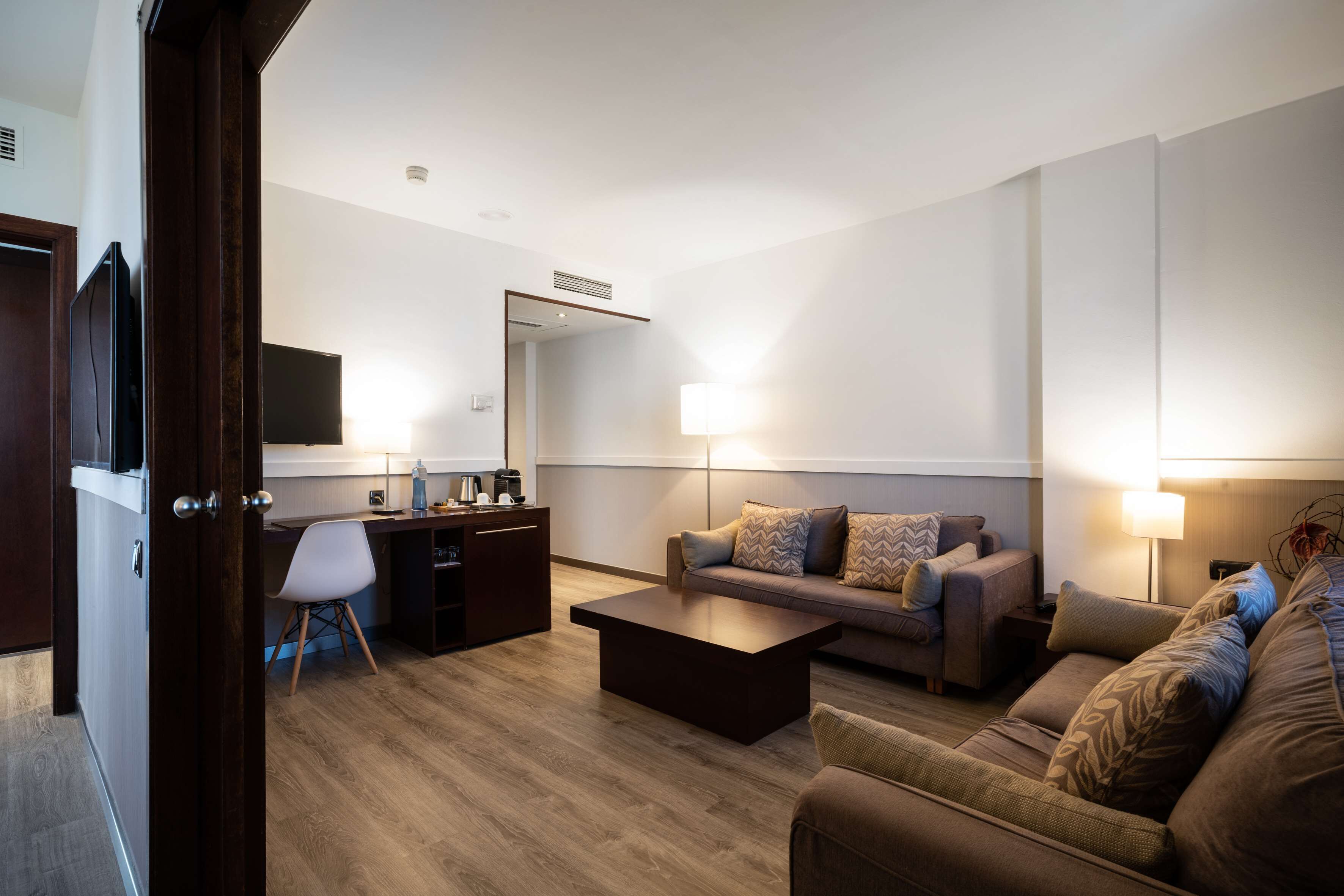 minibar, in-room safe, desk, free wifi