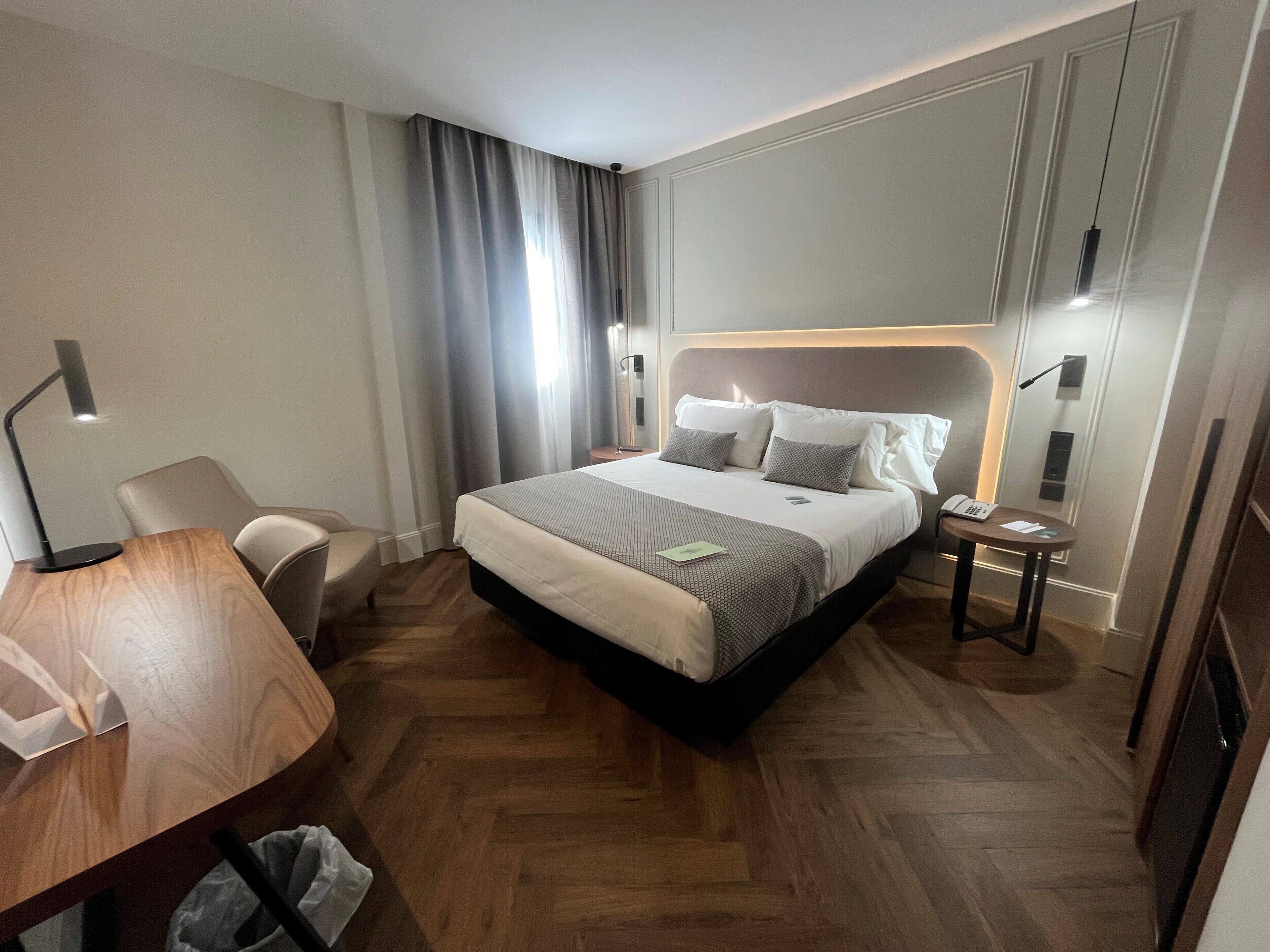 1 bedroom, premium bedding, minibar, in-room safe