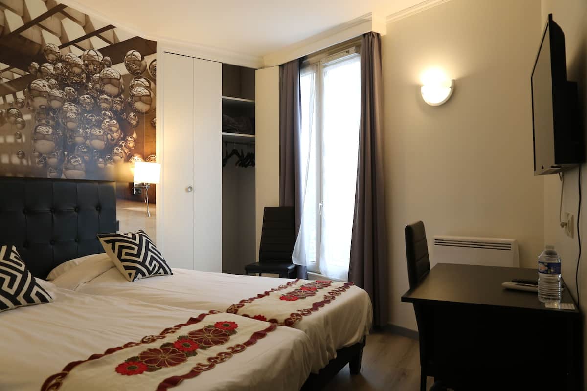 Minibar, in-room safe, desk, soundproofing