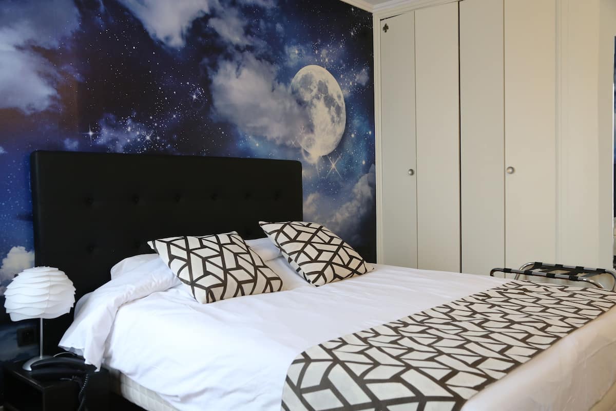 Minibar, in-room safe, desk, soundproofing