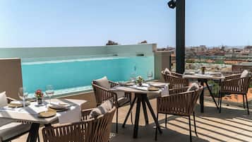 Poolbar