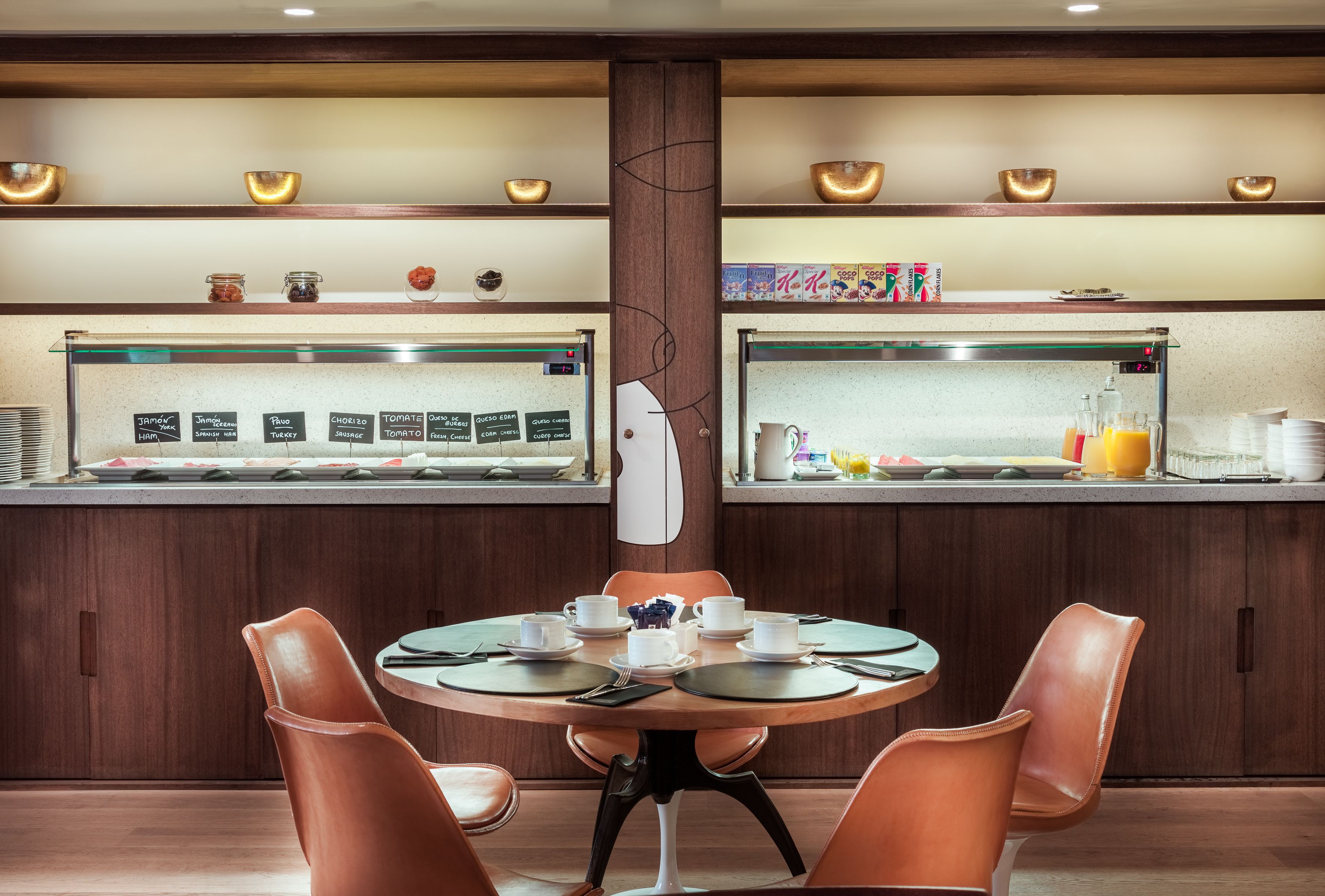 Daily buffet breakfast (EUR 19 per person)