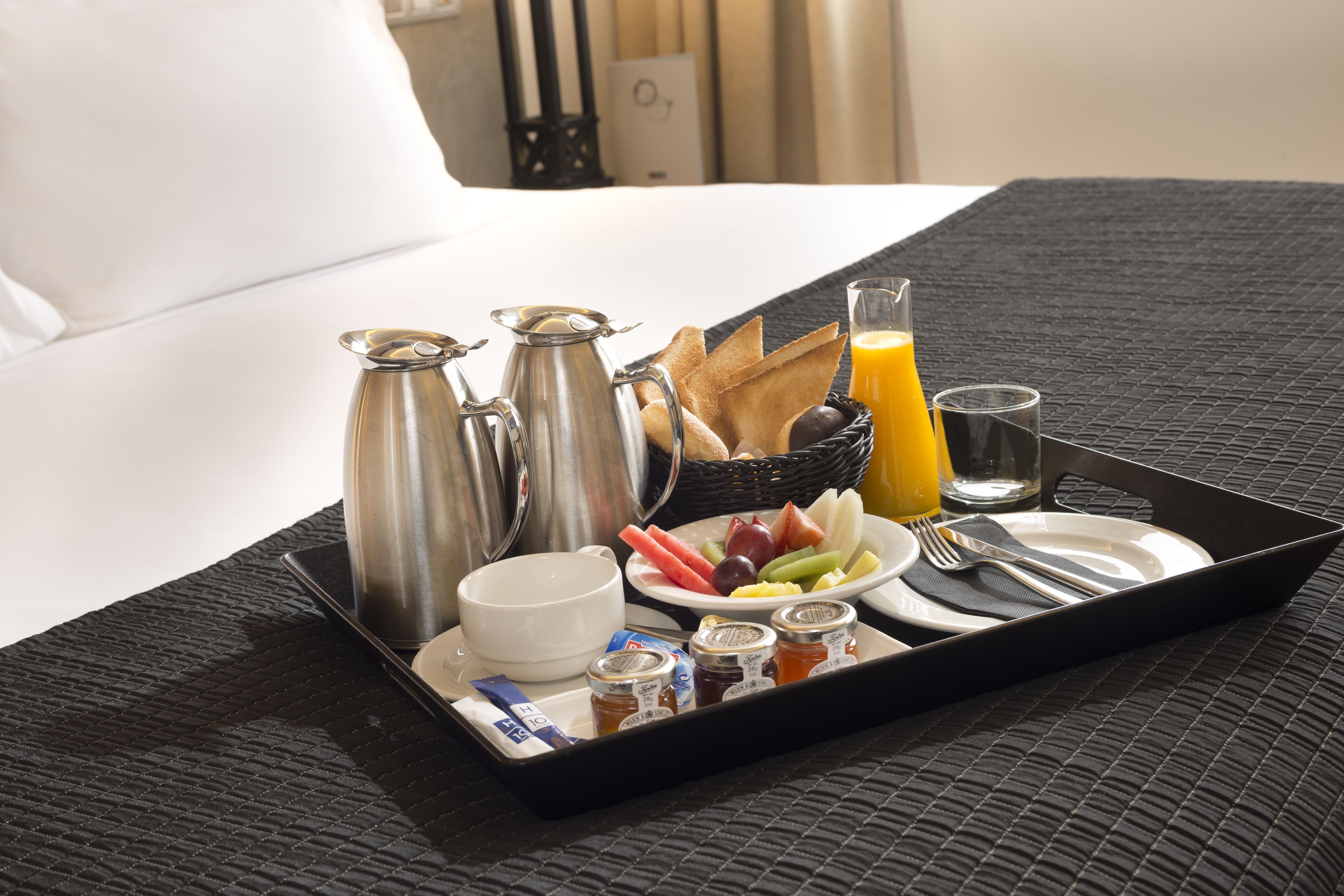 1 bedroom, down duvets, minibar, in-room safe