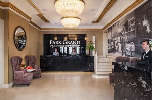 Reception hall - Park Grand Paddington Court (London)
