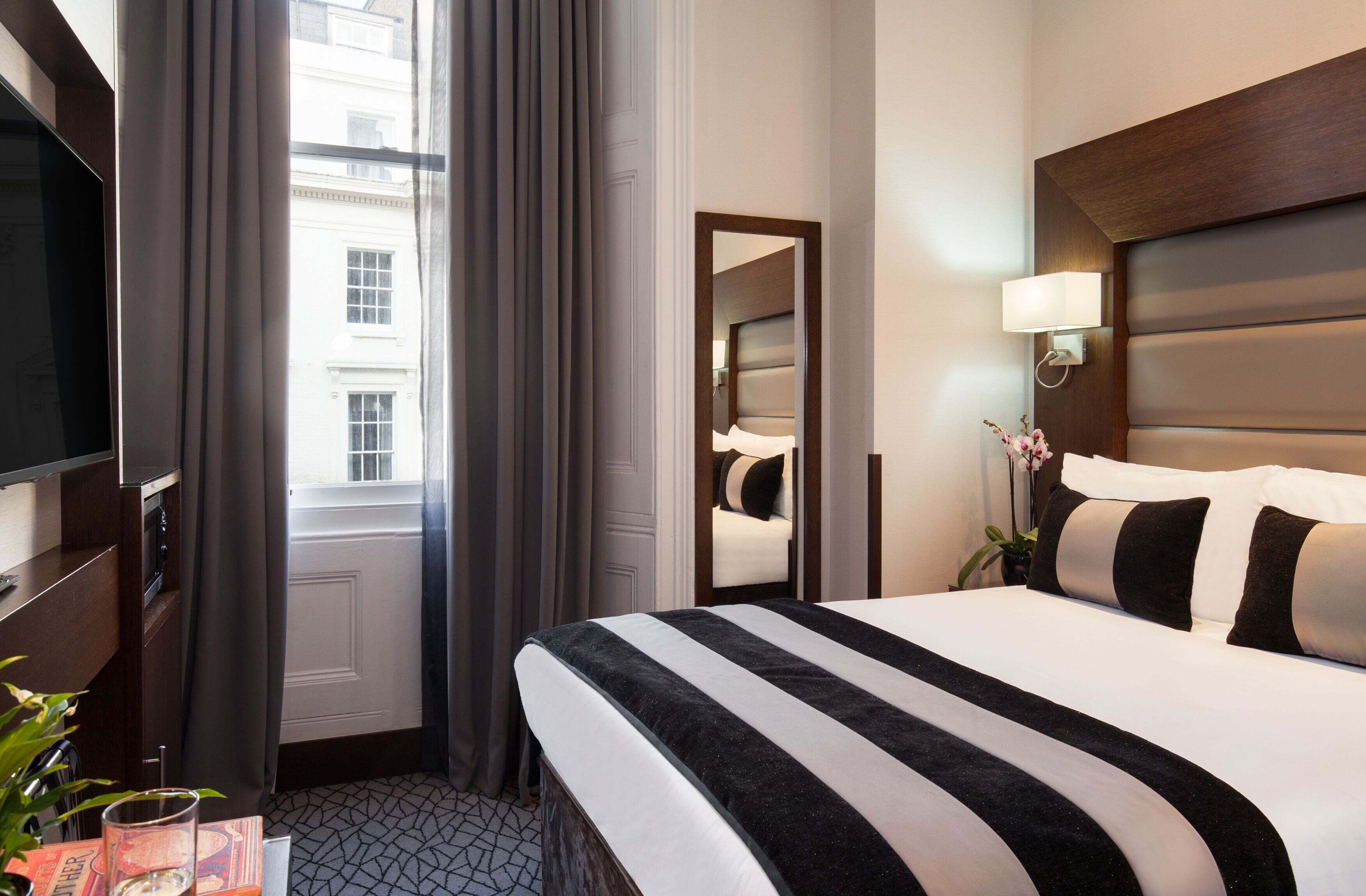 In-room safe, desk, laptop workspace, blackout curtains