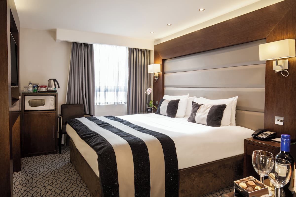 In-room safe, desk, laptop workspace, blackout drapes