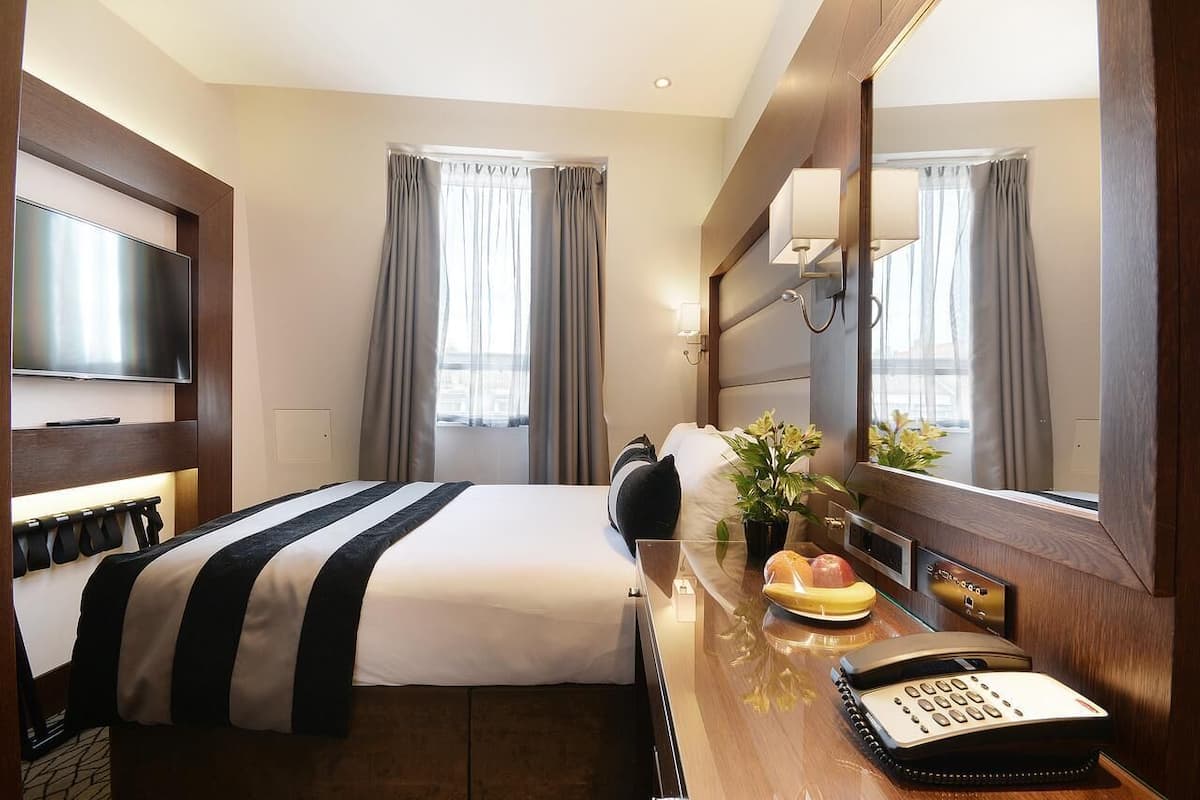 In-room safe, desk, laptop workspace, blackout drapes