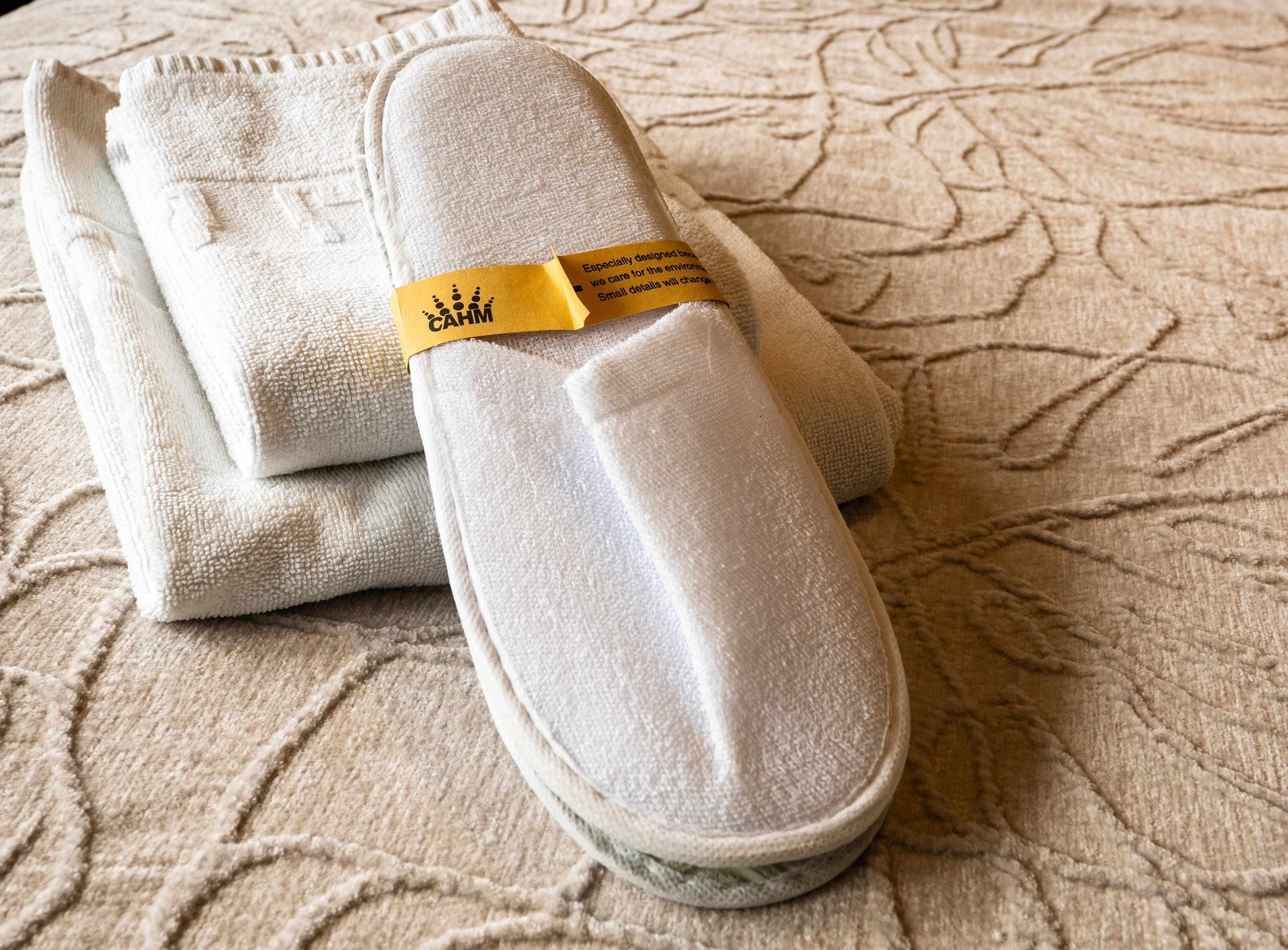 standard quadruple room | 1 bedroom, minibar, in-room safe, desk