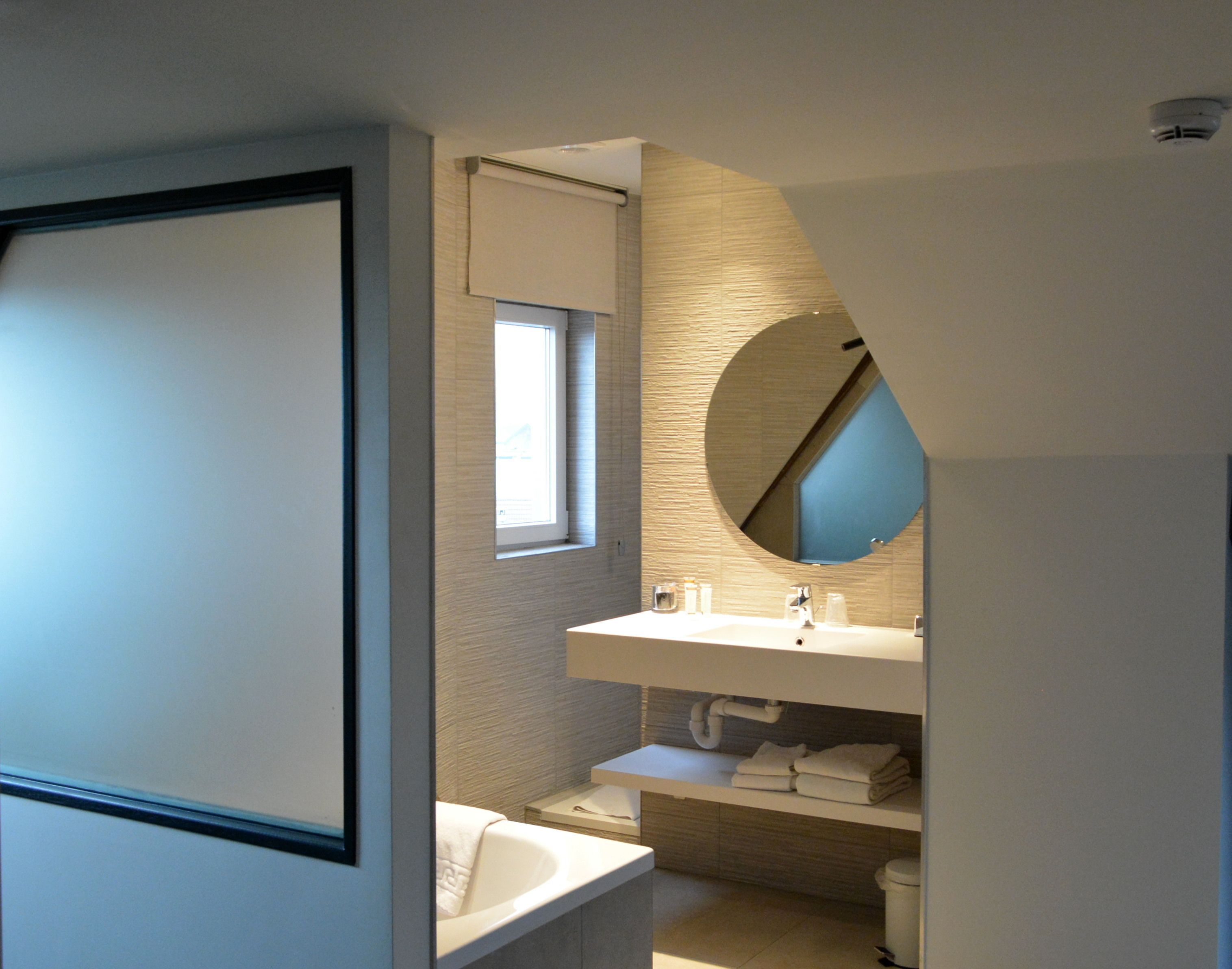 suite | bathroom | free toiletries, hair dryer, towels