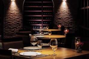 2 restaurants, breakfast, lunch, dinner served; French cuisine  - Hakuba Tokyu Hotel (Hakuba)
