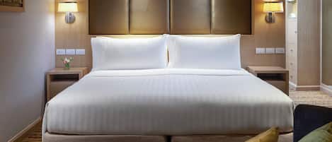 Deluxe Room, 1 King Bed