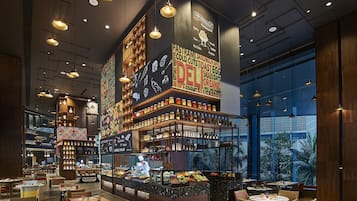 4 restaurants; breakfast, lunch, dinner and brunch served