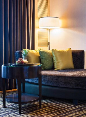 1 bedroom, Egyptian cotton sheets, premium bedding, in-room safe