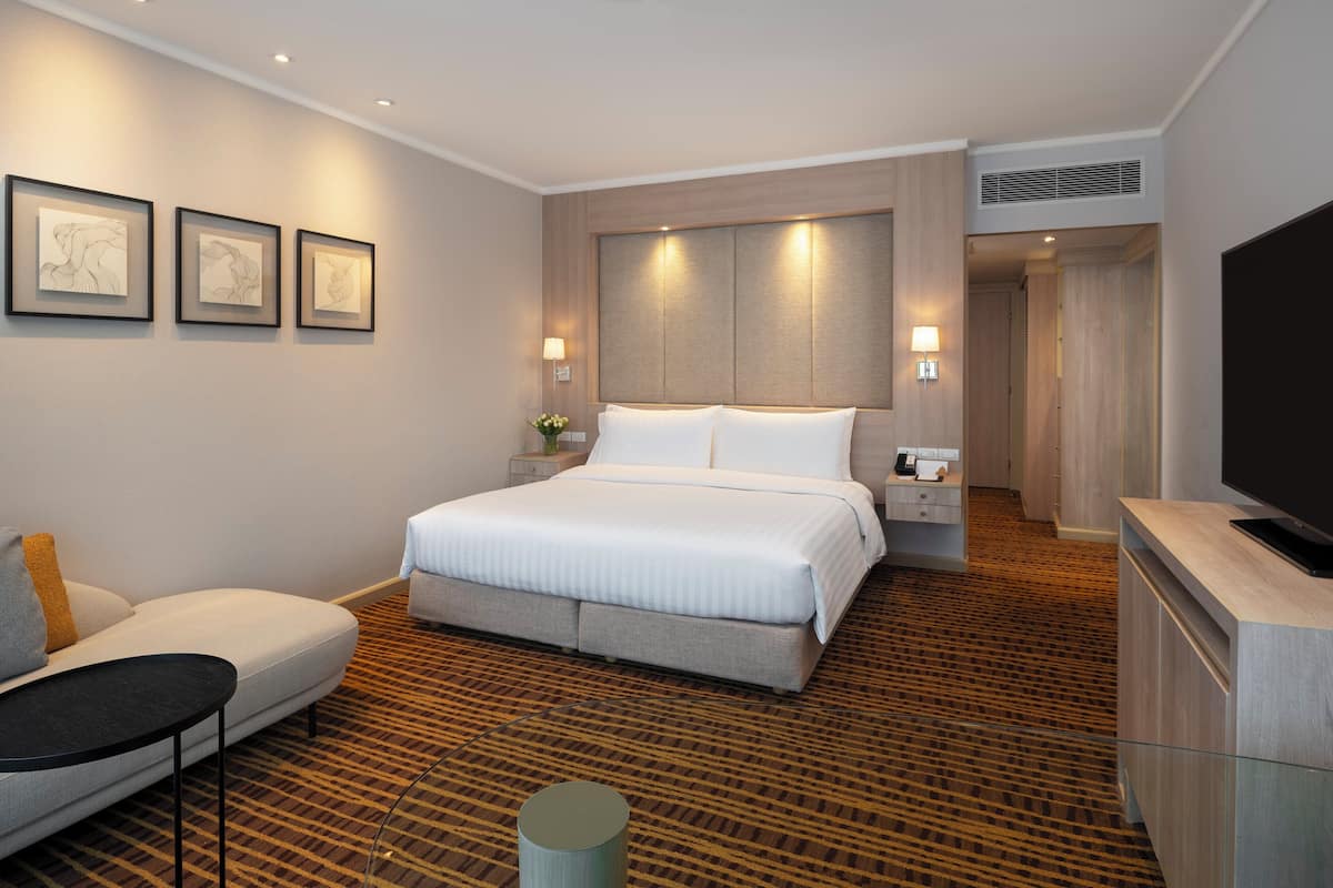 Deluxe Room, 1 King Bed (Grand)