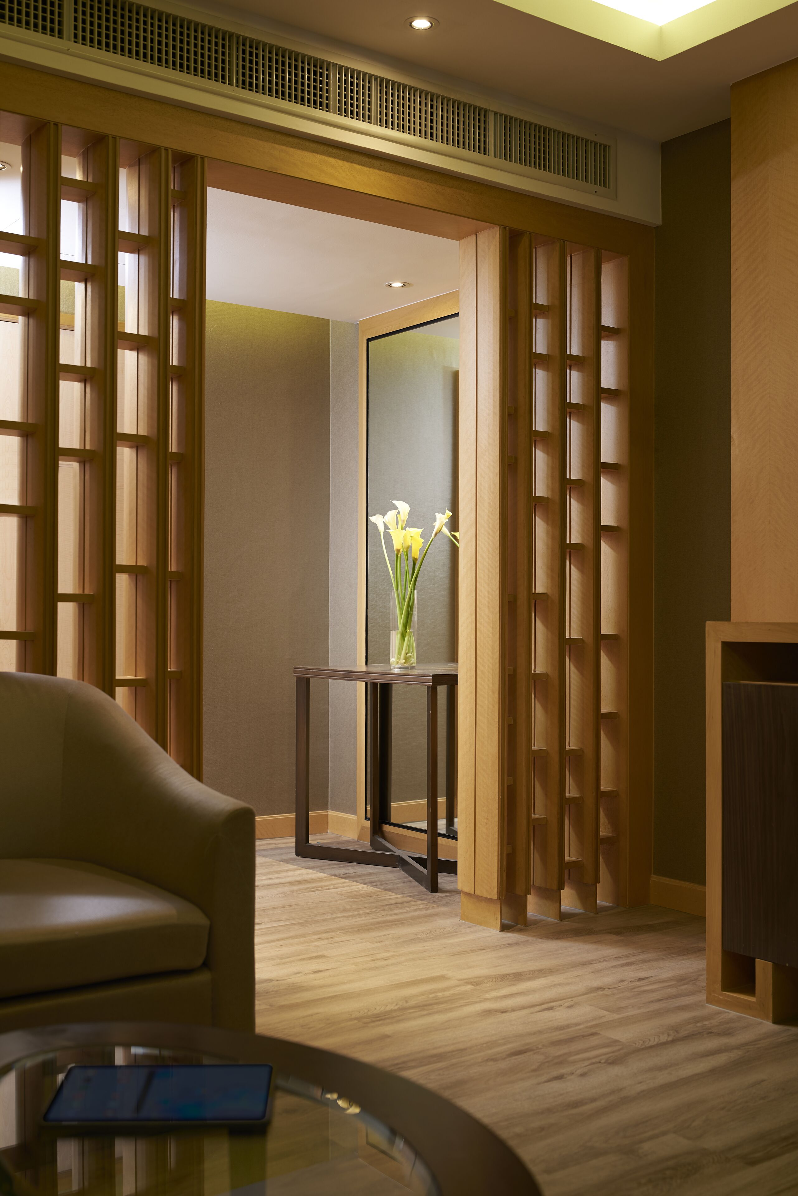 club suite, 1 bedroom, corner | living room | flat-screen tv, pay films