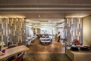 4 restaurants, spécialités Cuisine internationale