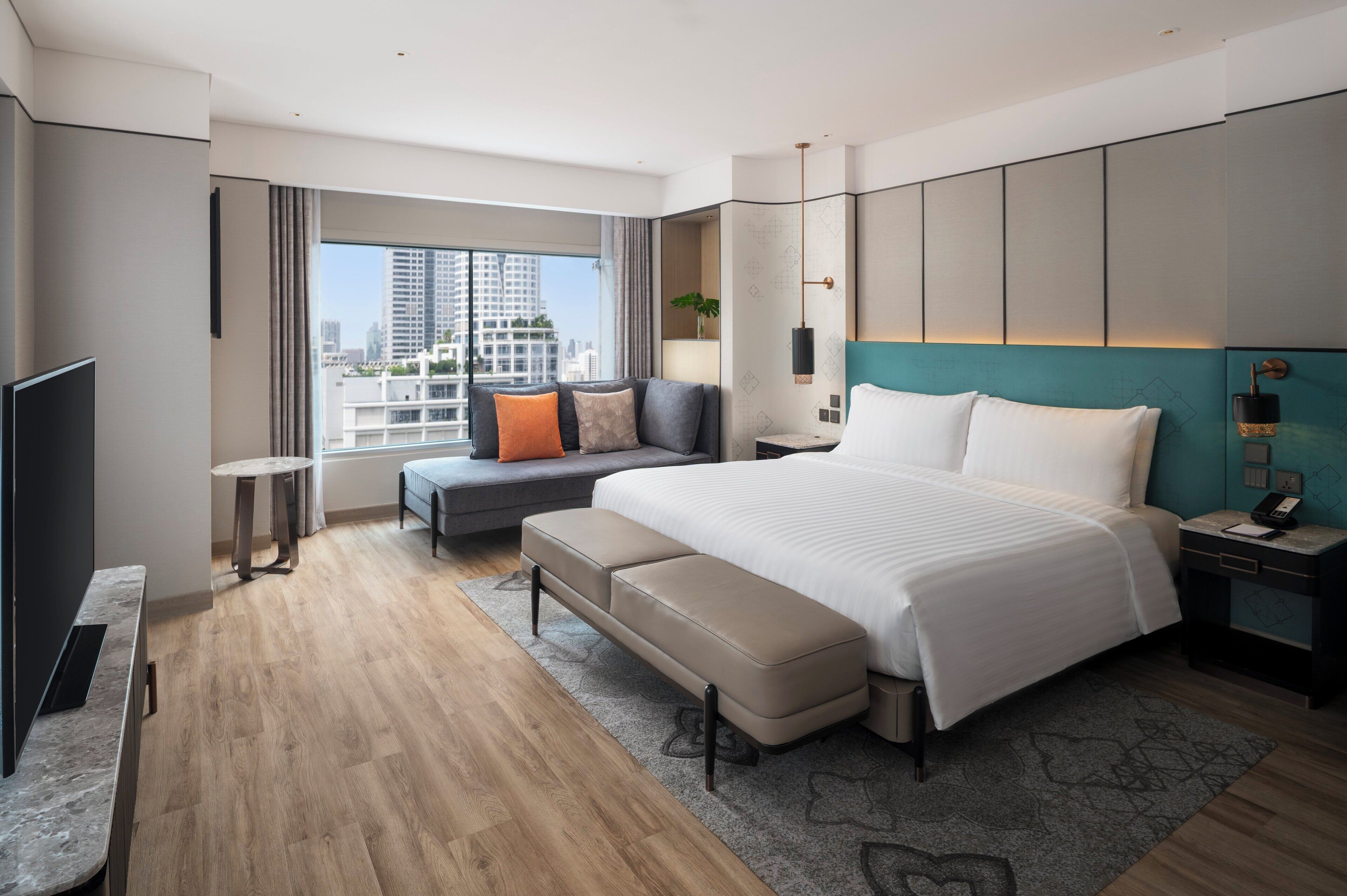 ห้องคลับสวีท, 2 ห้องนอน, ห้องมุม | ผ้าปูที่นอนฝ้ายอียิปต์, เครื่องนอนระดับพรีเมียม, ตู้นิรภัยในห้องพัก