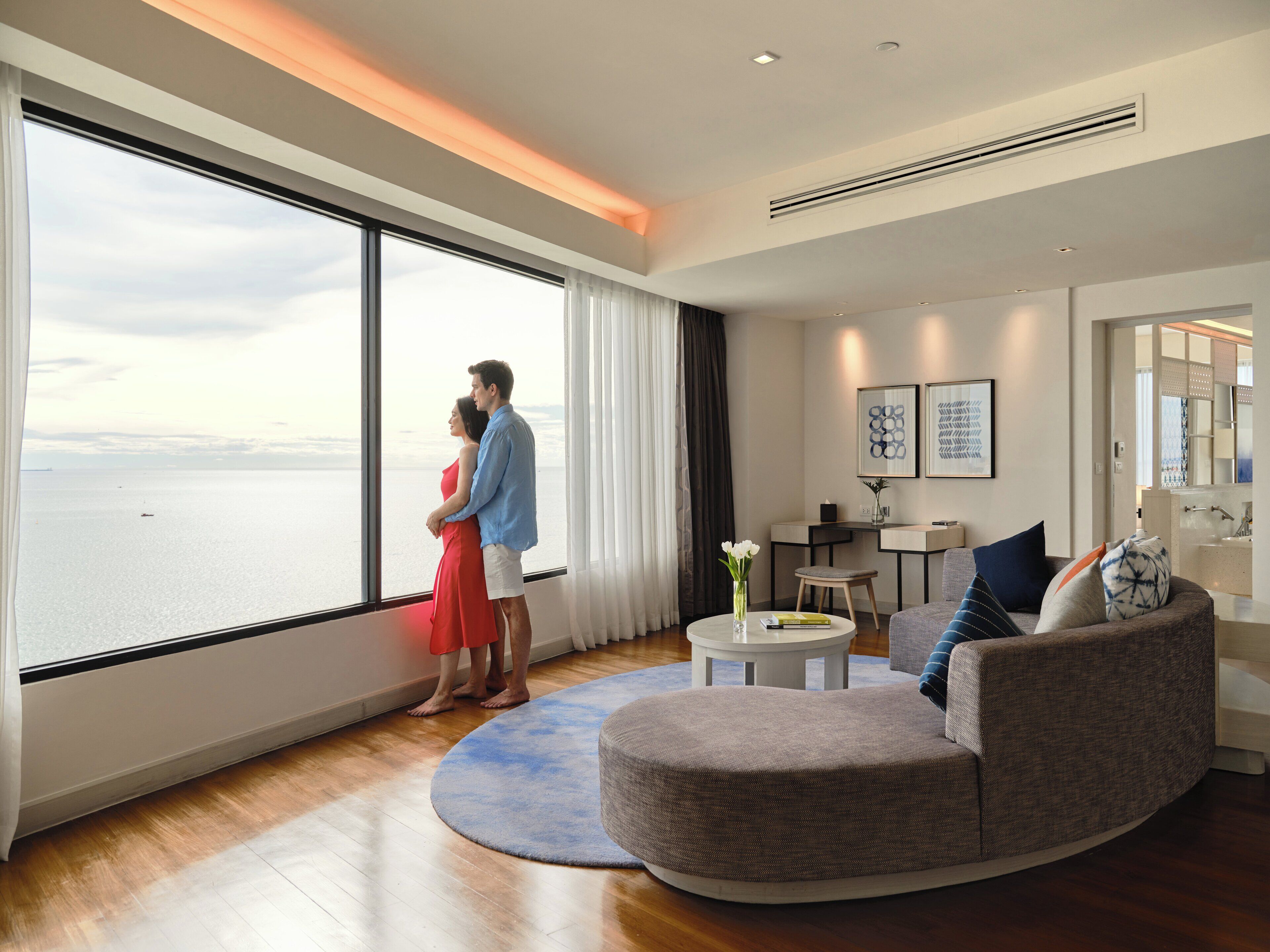 Hochwertige Bettwaren, Daunenbettdecken, Zimmersafe, Schreibtisch