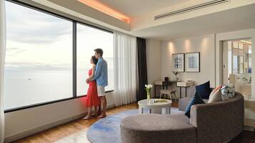 Premium bedding, down comforters, in-room safe, desk