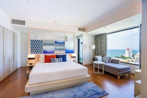 Premium bedding, down comforters, in-room safe, desk