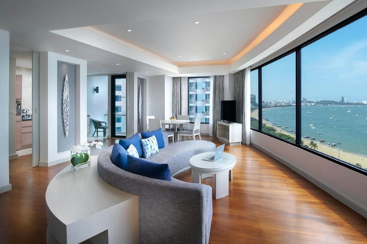Club Executive Ocean Suite | View from room
