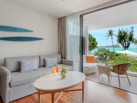 Kamar Deluks, pemandangan samudra (Grand) | Seprai premium, brankas, meja kerja, dan tirai kedap cahaya