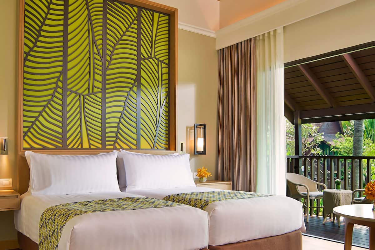 2 bedrooms, premium bedding, in-room safe, desk