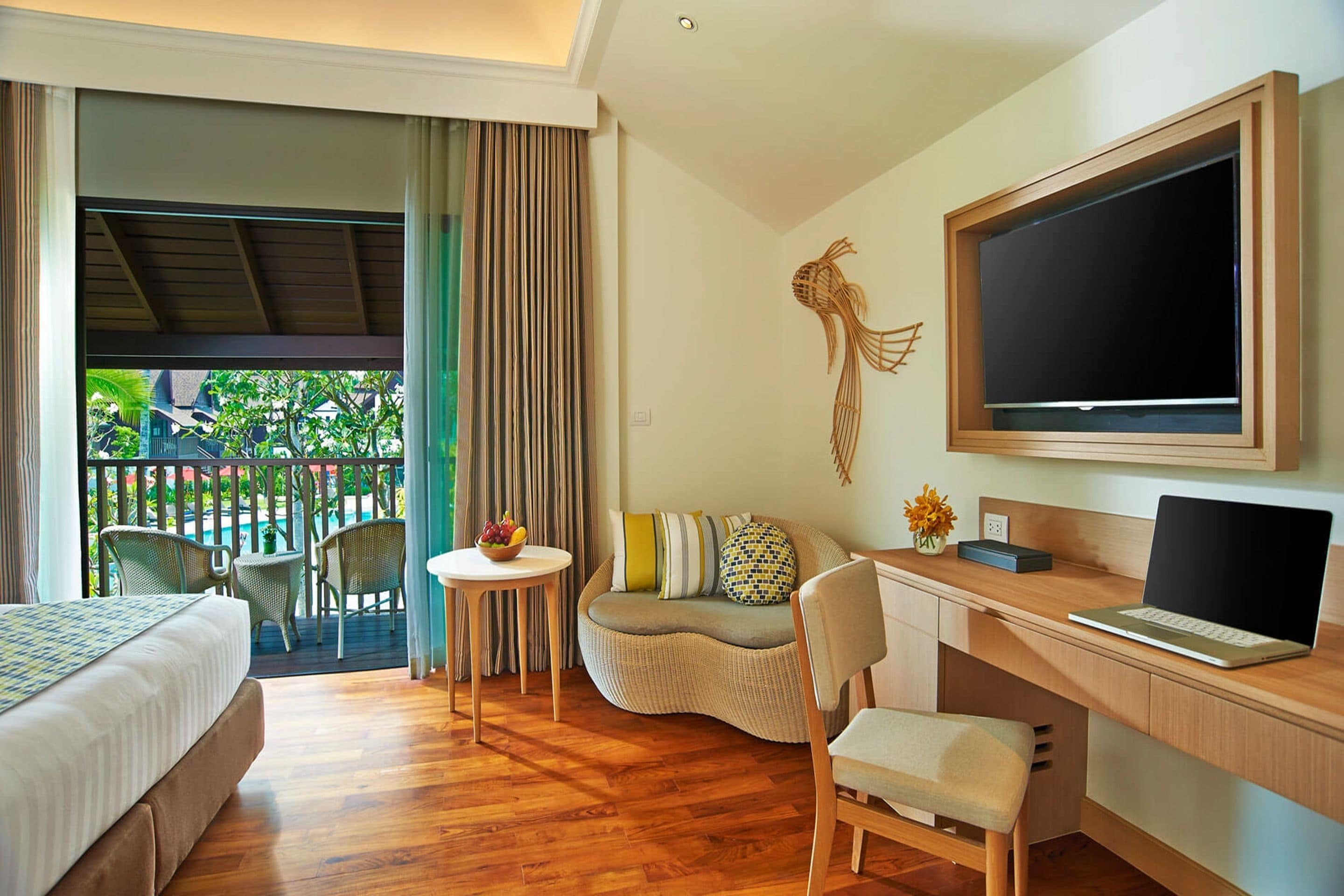 2 bedrooms, premium bedding, in-room safe, desk